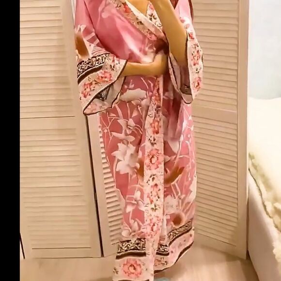 New Beautiful Flamingo Kimono - Picture 3 of 3